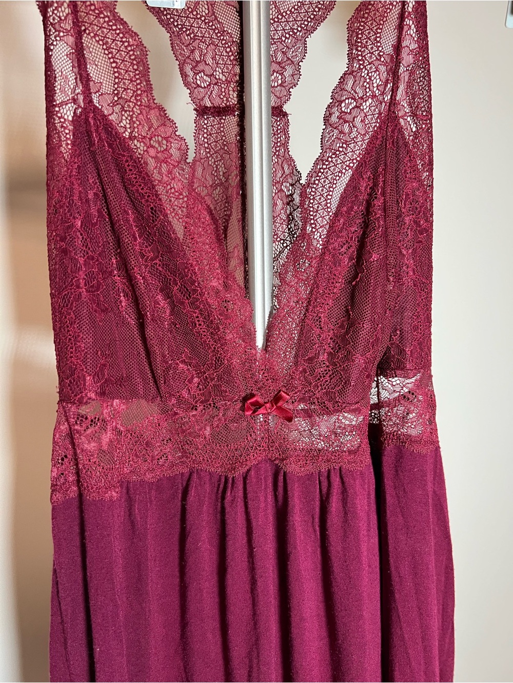 Y2K Le Vie En Rose Lace Trim Deep V Neck Chemise in Burgundy Women’s Small - Picture 4 of 7